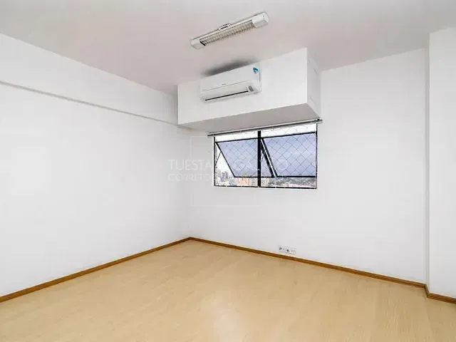Prédio com 28m², à venda, no bairro Batel em Curitiba