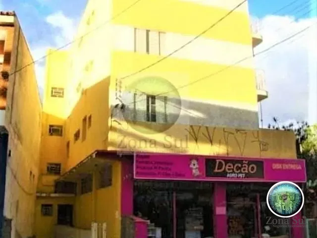 Prédio com 1008m² 20 quartos e 11 banheiros, à venda, no bairro Centro em Piedade
