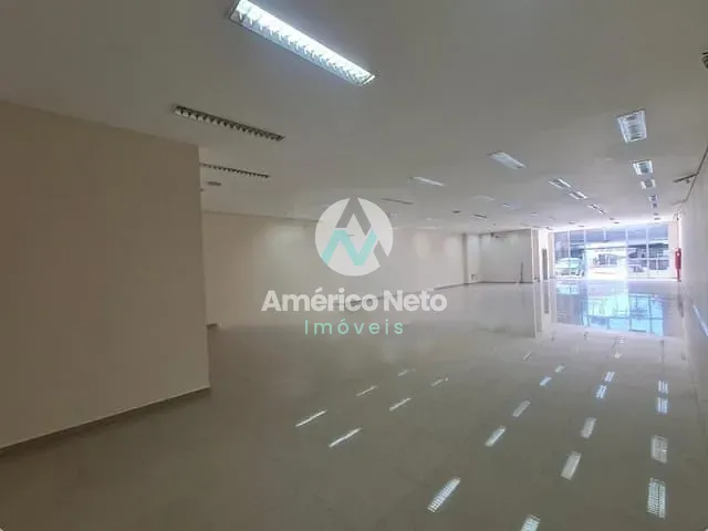 Prédio com 860m², para alugar, no bairro Campestre em Santo André
