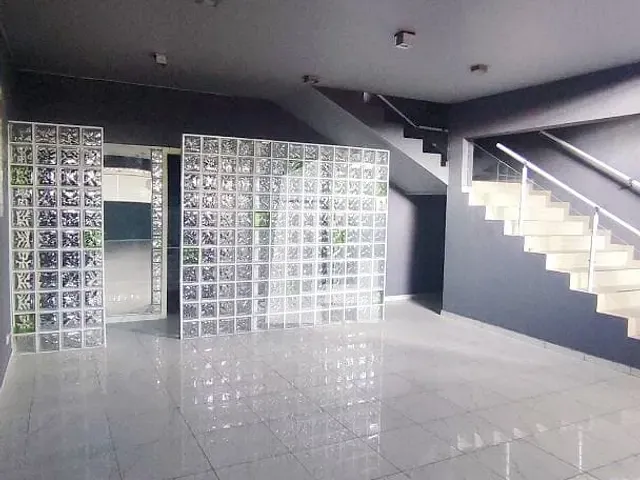 Prédio com 210m², à venda, no bairro Vila Leonor em Guarulhos