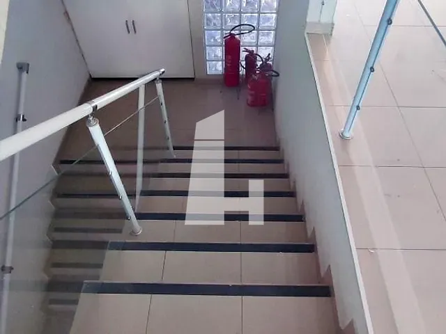 Prédio com 210m², à venda, no bairro Vila Leonor em Guarulhos