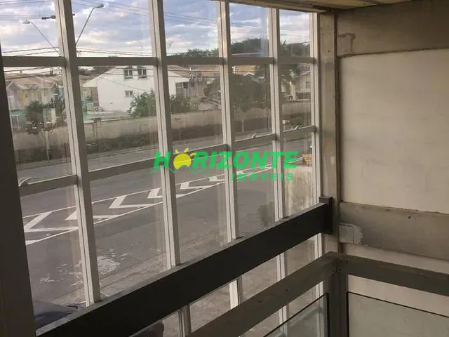 Prédio com 320m², para alugar, no bairro Urbanova em São José dos Campos