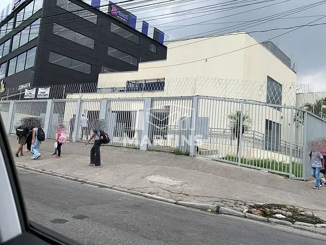 Prédio à venda ou para alugar, no bairro Pirajussara em São Paulo