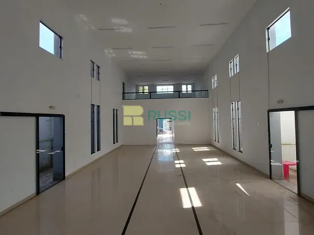 Prédio com 250m², à venda, no bairro Putim em São José dos Campos