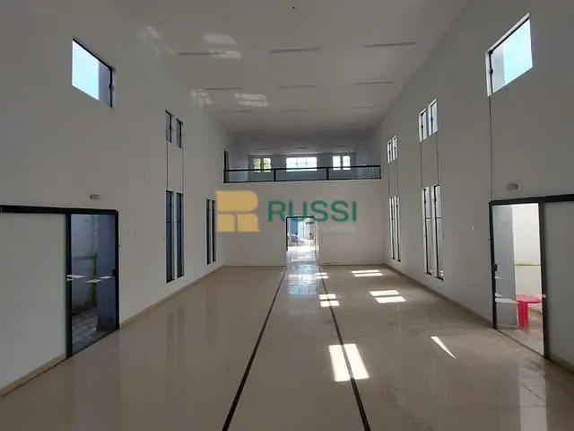 Prédio com 250m², à venda, no bairro Putim em São José dos Campos