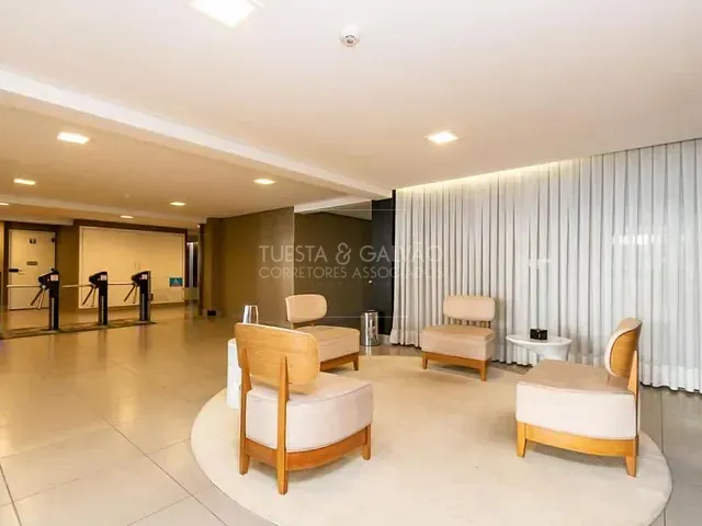 Prédio com 34m², à venda, no bairro Água Verde em Curitiba