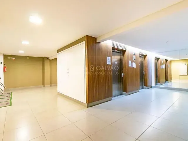 Prédio com 34m², à venda, no bairro Água Verde em Curitiba