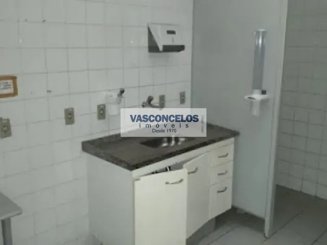 Prédio com 400m², à venda ou para alugar, no bairro Vila Jaboticabeira em Taubaté