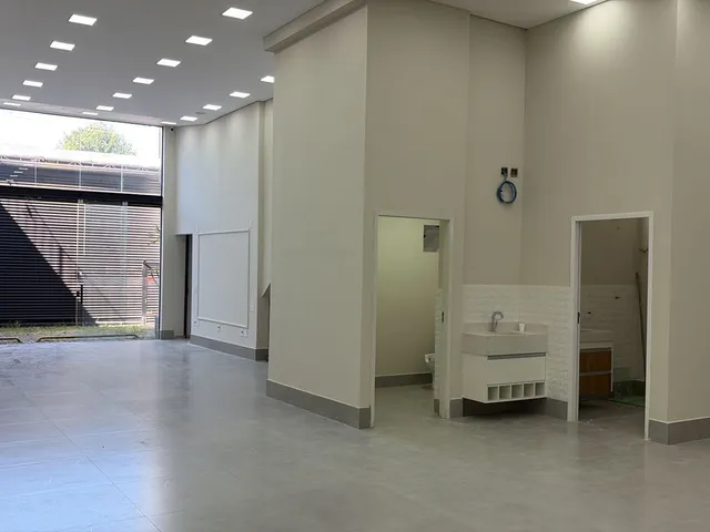 Prédio com 400m², para alugar, no bairro Campestre em Santo André