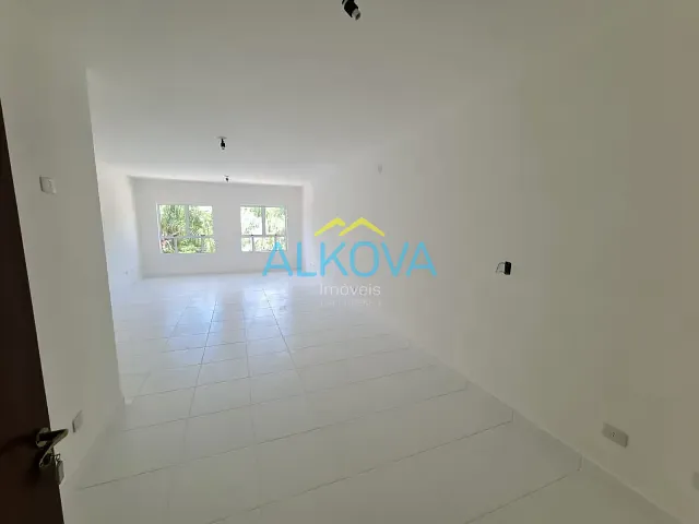 Prédio com 4500m², à venda ou para alugar, no bairro Jardim Satélite em São José dos Campos