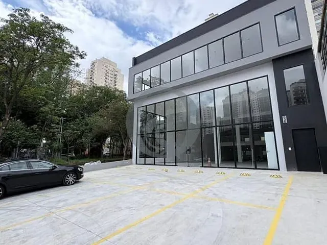 Prédio para alugar, no bairro Vila Regente Feijó em São Paulo