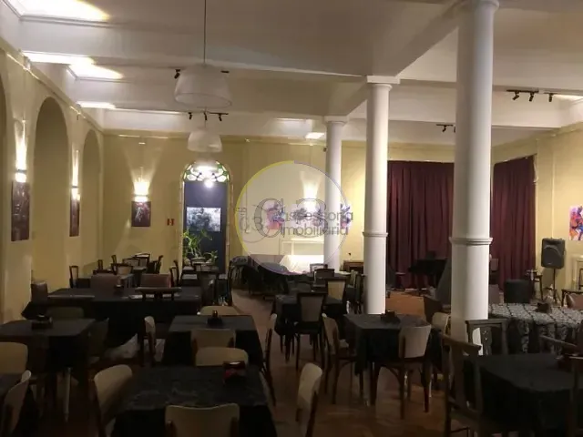 Prédio para alugar, no bairro Centro em Pelotas