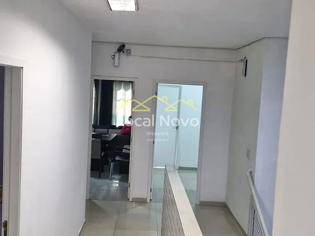 Prédio à venda, no bairro Vila Leonor em Guarulhos