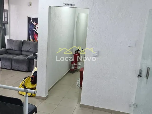 Prédio à venda, no bairro Vila Leonor em Guarulhos