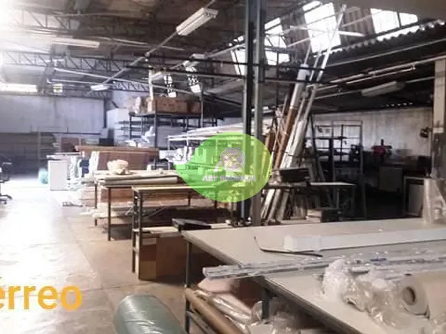Prédio com 1266m², para alugar, no bairro Vila Trujillo em Sorocaba