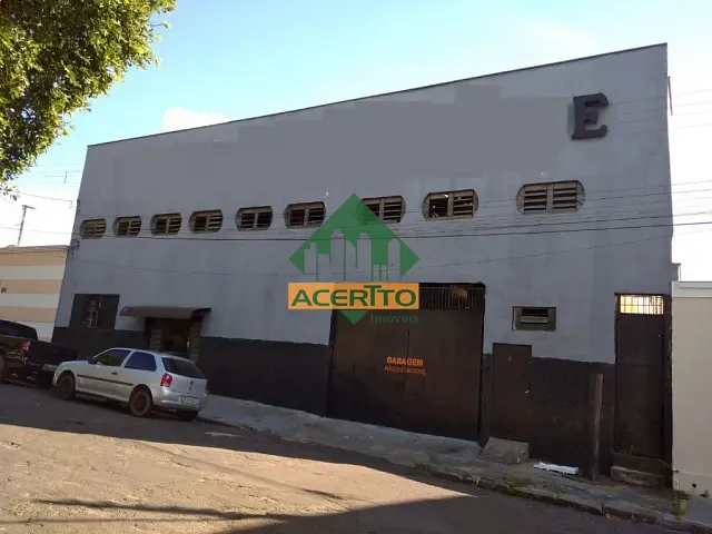 Prédio com 400m², à venda, no bairro São Joaquim em Araçatuba