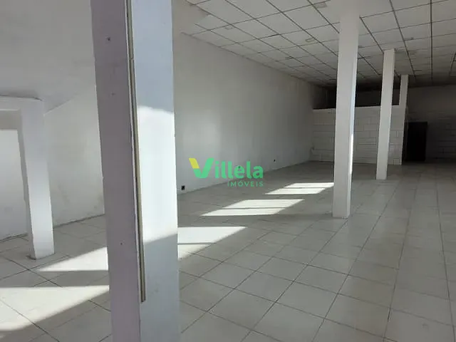 Prédio com 201m², à venda ou para alugar, no bairro Jardim Adriana em Itaquaquecetuba