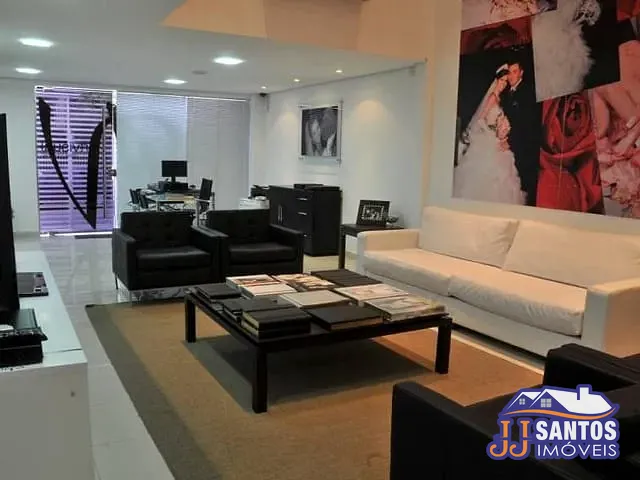Prédio com 600m², à venda ou para alugar, no bairro Quarta Parada em São Paulo