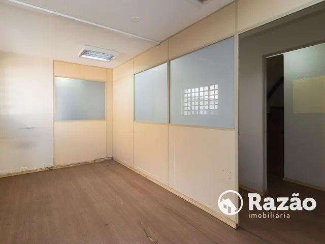 Prédio para alugar, no bairro Mercês em Curitiba