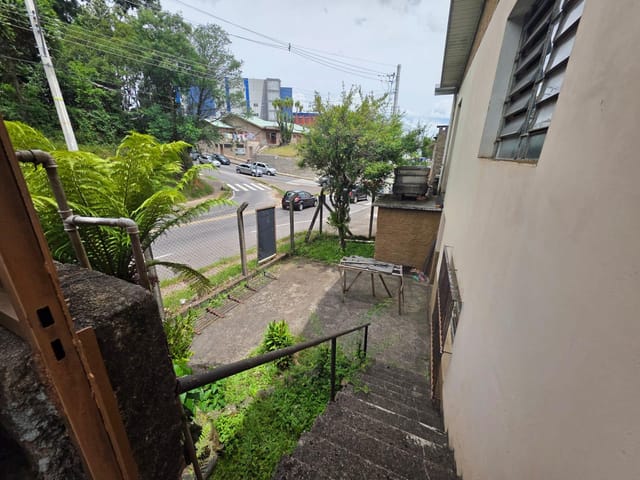 Prédio à venda, no bairro Sagrada Família em Caxias do Sul