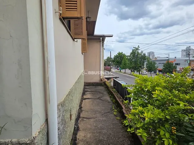 Prédio à venda, no bairro Sagrada Família em Caxias do Sul