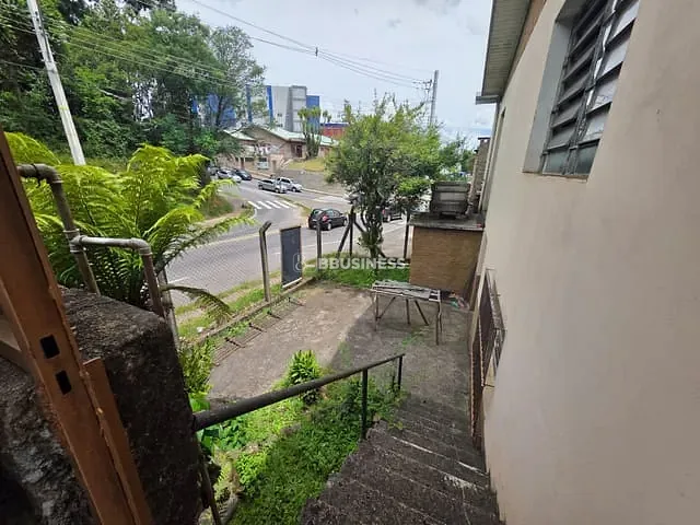 Prédio à venda, no bairro Sagrada Família em Caxias do Sul