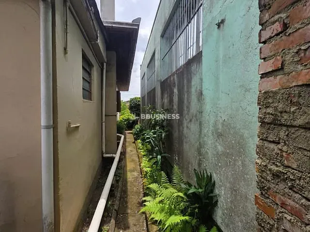 Prédio à venda, no bairro Sagrada Família em Caxias do Sul