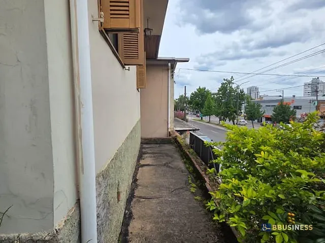 Prédio à venda, no bairro Sagrada Família em Caxias do Sul