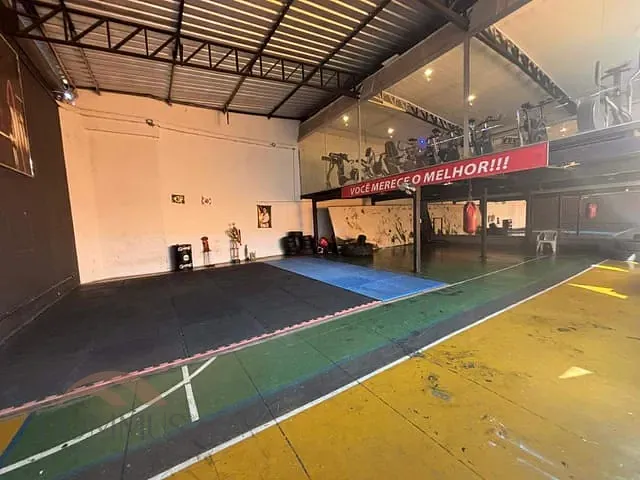 Prédio com 450m², à venda, no bairro Veneza em Ipatinga