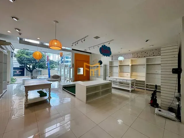 Prédio para alugar, no bairro Umarizal em Belém