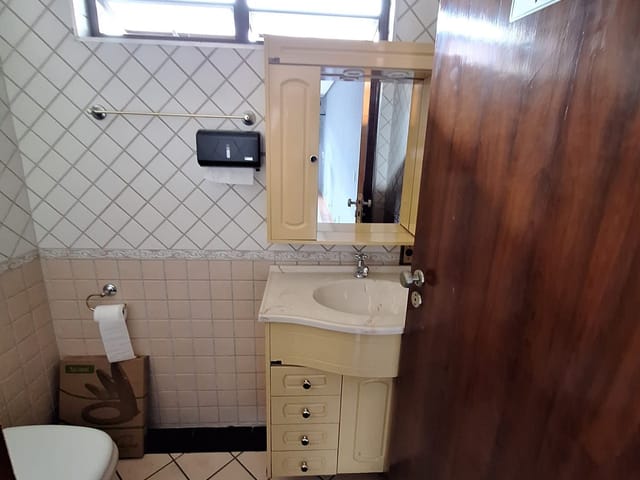 Foto do Sala - 🏢 Sala Comercial Ampla com 110m², 2 Ambientes, Sala de Reunião e Sacadas – Excelente Localização no Taboão | Mix Nascimento