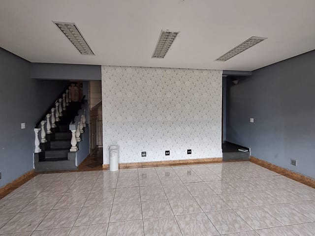 Foto do Sala - 🏢 Sala Comercial Ampla com 110m², 2 Ambientes, Sala de Reunião e Sacadas – Excelente Localização no Taboão | Mix Nascimento