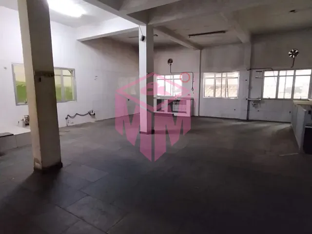 Prédio com 400m², à venda ou para alugar, no bairro Vila Pires em Santo André