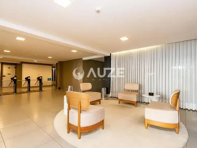 Prédio com 34m², à venda, no bairro Água Verde em Curitiba