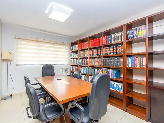 Prédio com 86m², à venda, no bairro Centro em Curitiba