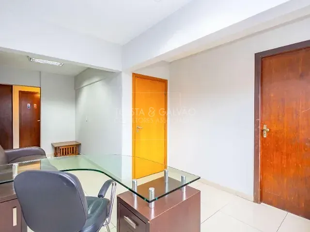 Prédio com 86m², à venda, no bairro Centro em Curitiba