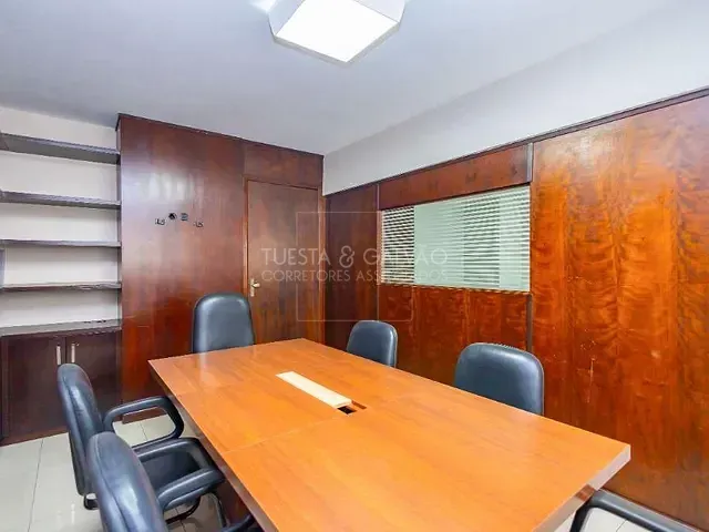 Prédio com 86m², à venda, no bairro Centro em Curitiba