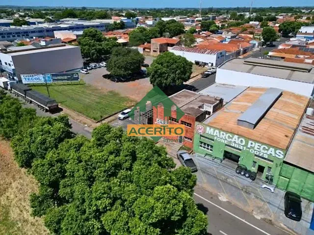 Prédio com 250m², para alugar, no bairro Jussara em Araçatuba