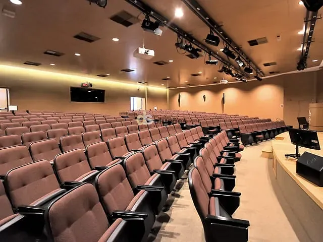 Prédio com 156208m², para alugar, no bairro Luz em São Paulo