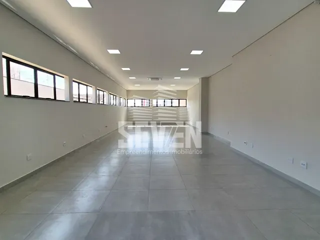 Prédio com 968m², para alugar, no bairro Jardim Aeroporto em Bauru