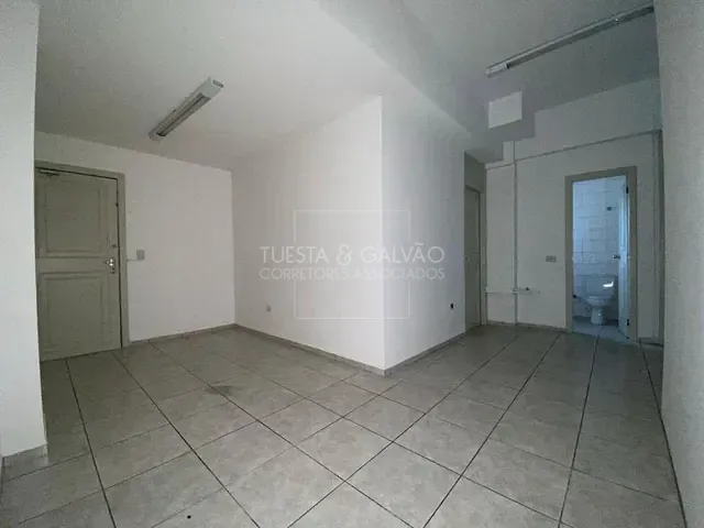 Prédio com 89m², à venda, no bairro Capão Raso em Curitiba