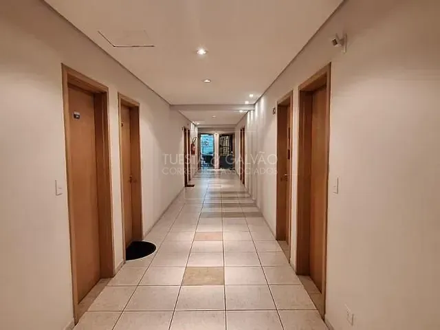 Prédio com 21m², à venda, no bairro Centro em Curitiba