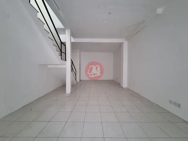 Prédio com 400m², para alugar, no bairro Menino Deus em Porto Alegre