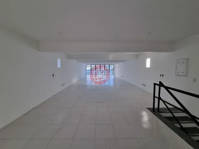 Prédio com 400m², para alugar, no bairro Menino Deus em Porto Alegre