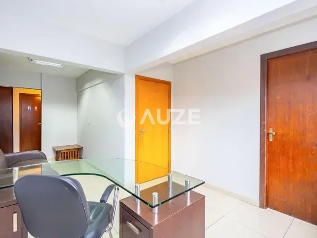 Prédio com 86m², à venda, no bairro Centro em Curitiba