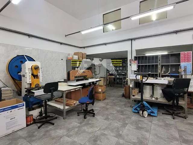 Prédio à venda, no bairro Parque Maria Luiza em São Paulo