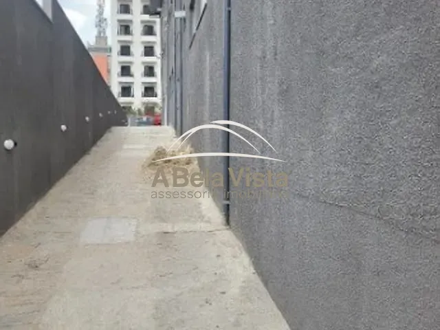 Prédio com 600m², para alugar, no bairro Vila Osasco em Osasco