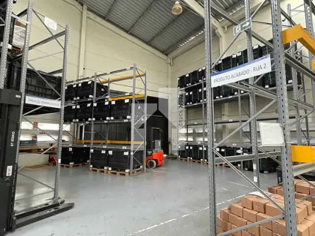 Galpão / Barracão com 1065m², à venda, no bairro Distrito Industrial Benedito Storani em Vinhedo