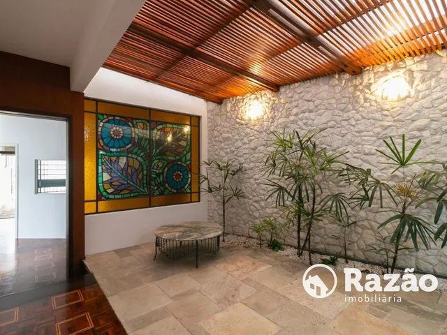 Prédio com 718m², para alugar, no bairro Água Verde em Curitiba