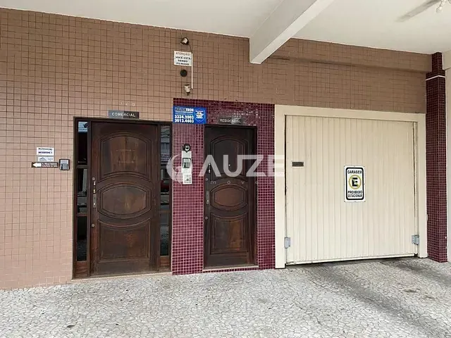 Prédio com 89m², à venda, no bairro Capão Raso em Curitiba